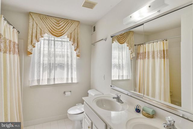 106 DAFFODIL DR, East Stroudsburg, PA 18301