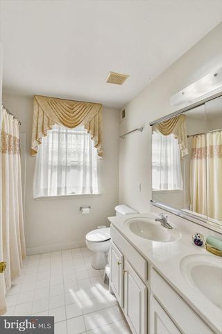 106 DAFFODIL DR, East Stroudsburg, PA 18301