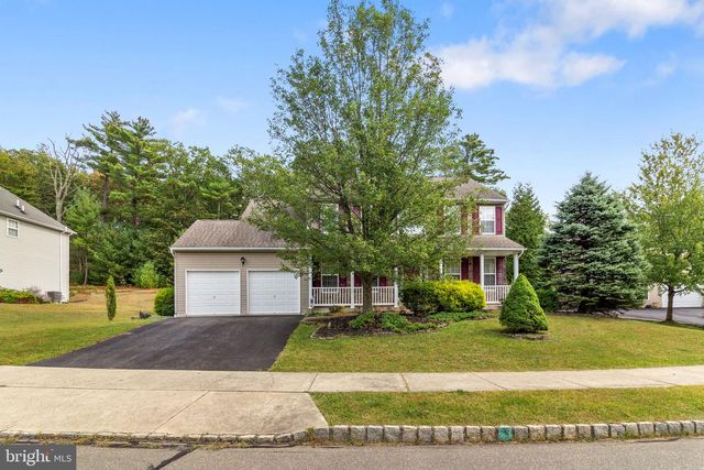 106 DAFFODIL DR, East Stroudsburg, PA 18301