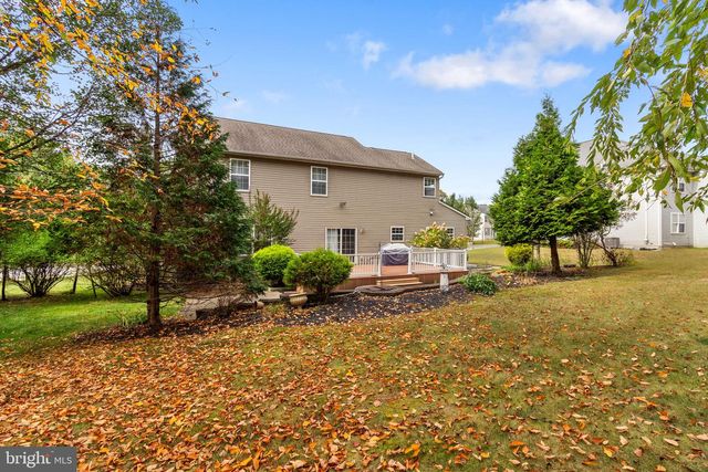 106 DAFFODIL DR, East Stroudsburg, PA 18301