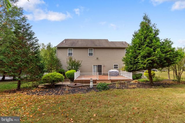 106 DAFFODIL DR, East Stroudsburg, PA 18301