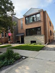 5430 W Berteau Avenue G, Chicago, IL 60641