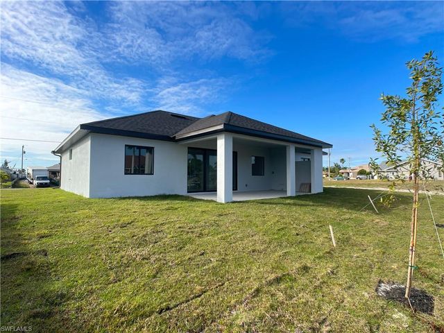 2005 SW 2nd TER, Cape Coral, FL 33991