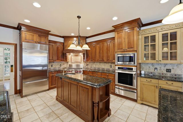 6324 Wakefalls Drive, Wake Forest, NC 27587