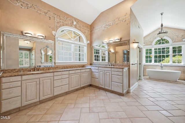 6324 Wakefalls Drive, Wake Forest, NC 27587