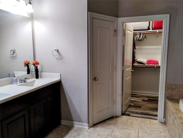 8404 Whistling Duck Drive, Fort Worth, TX 76118