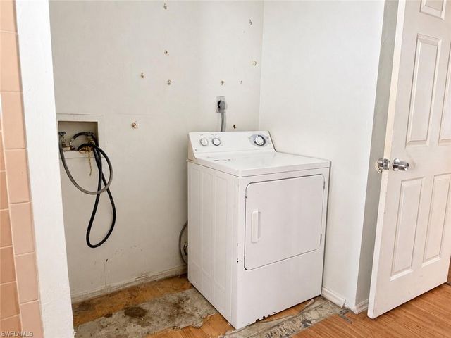 406 San Diego ST, North Fort Myers, FL 33903