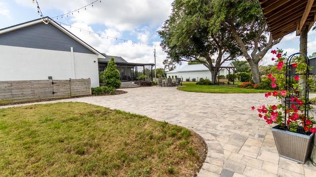 812 JAMESON ROAD, Lithia, FL 33547