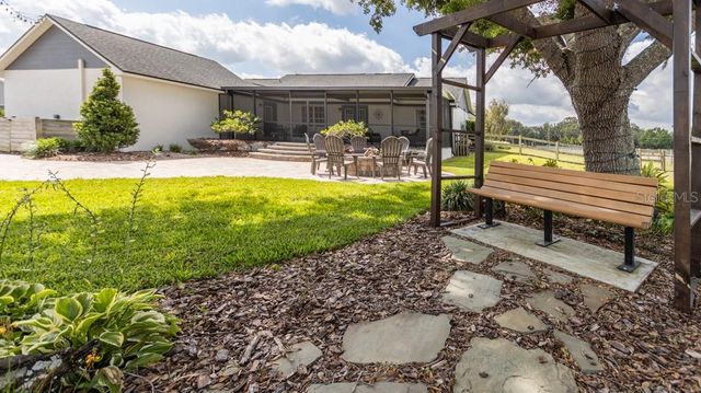 812 JAMESON ROAD, Lithia, FL 33547