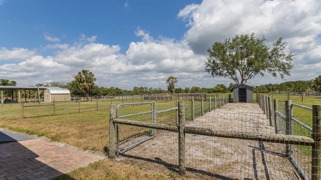 812 JAMESON ROAD, Lithia, FL 33547