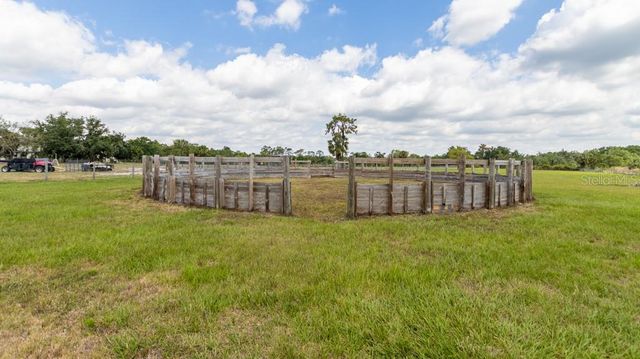 812 JAMESON ROAD, Lithia, FL 33547