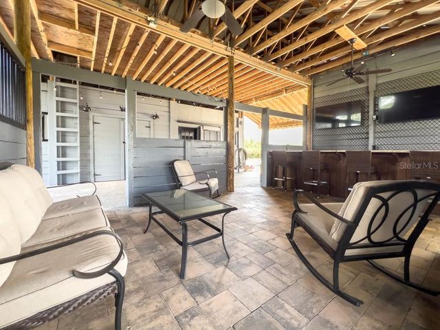 812 JAMESON ROAD, Lithia, FL 33547