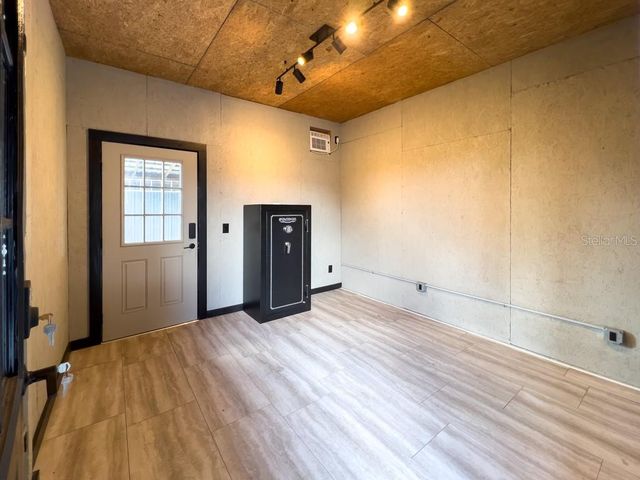 812 JAMESON ROAD, Lithia, FL 33547