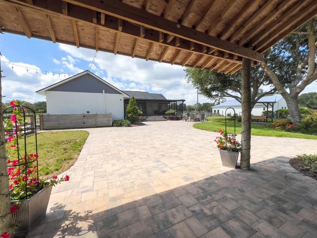 812 JAMESON ROAD, Lithia, FL 33547