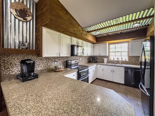 812 JAMESON ROAD, Lithia, FL 33547
