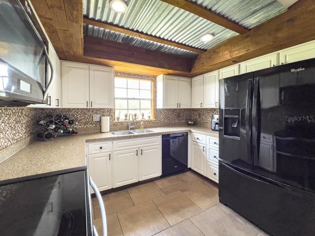 812 JAMESON ROAD, Lithia, FL 33547