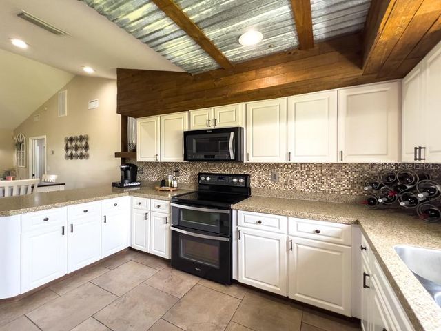 812 JAMESON ROAD, Lithia, FL 33547