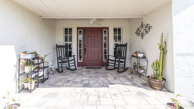 812 JAMESON ROAD, Lithia, FL 33547