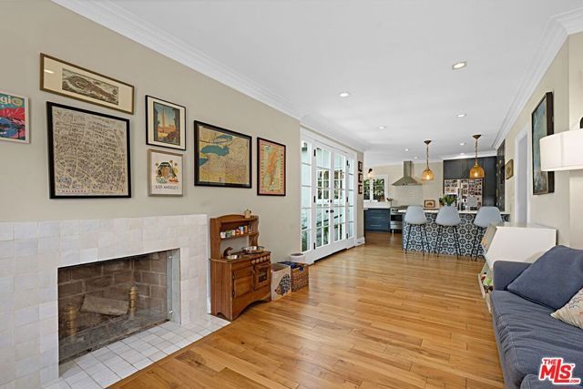 379 N Ridgewood Place, Los Angeles, CA 90004