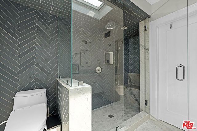 379 N Ridgewood Place, Los Angeles, CA 90004