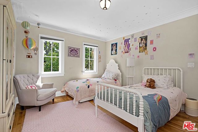379 N Ridgewood Place, Los Angeles, CA 90004