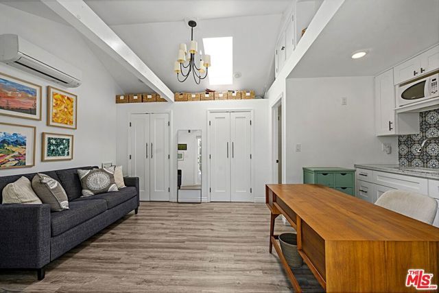379 N Ridgewood Place, Los Angeles, CA 90004