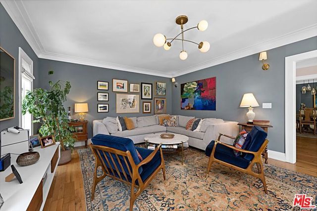 379 N Ridgewood Place, Los Angeles, CA 90004