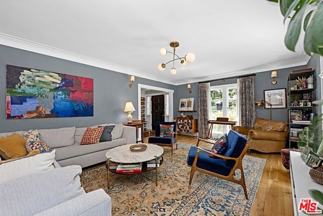 379 N Ridgewood Place, Los Angeles, CA 90004