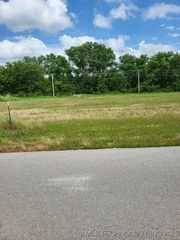 2 Phillips Street, Skiatook, OK 74070