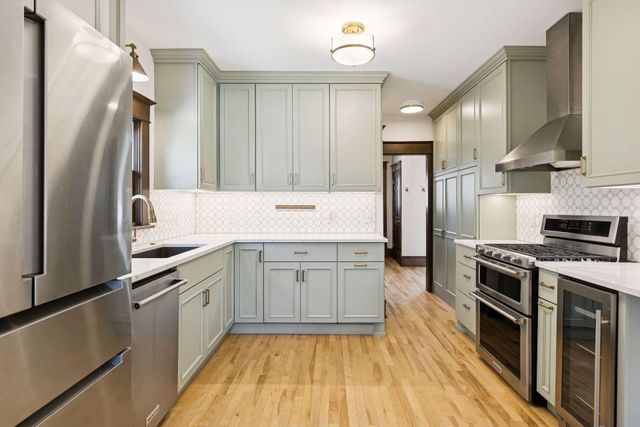 939 Linwood Avenue, Saint Paul, MN 55105