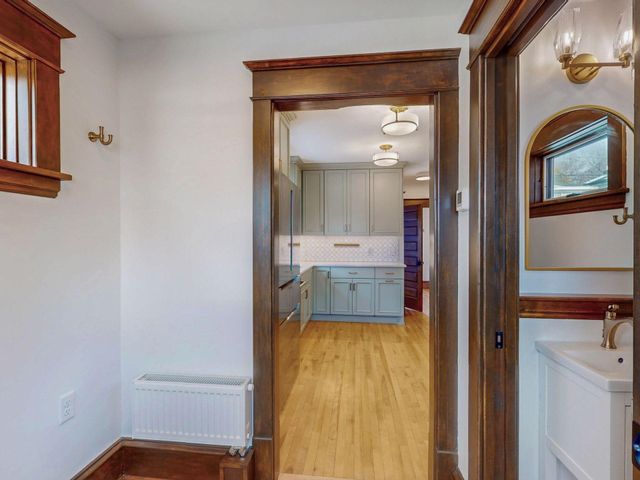 939 Linwood Avenue, Saint Paul, MN 55105