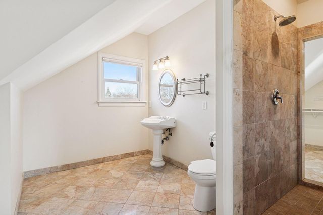 939 Linwood Avenue, Saint Paul, MN 55105