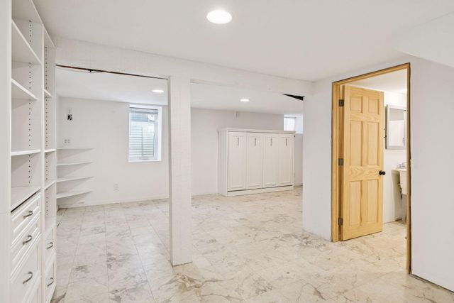 939 Linwood Avenue, Saint Paul, MN 55105