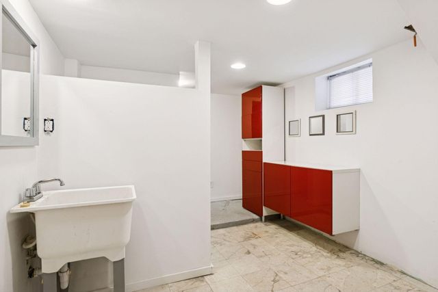 939 Linwood Avenue, Saint Paul, MN 55105