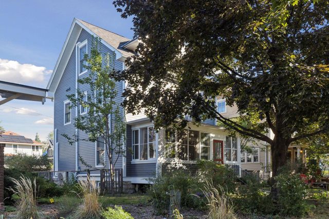 939 Linwood Avenue, Saint Paul, MN 55105