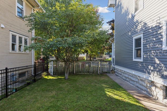 939 Linwood Avenue, Saint Paul, MN 55105