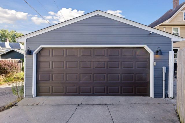 939 Linwood Avenue, Saint Paul, MN 55105