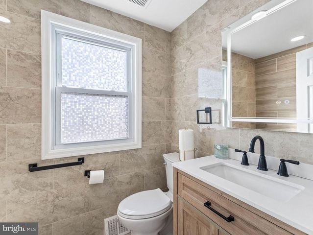 1152 MOREFIELD RD, Philadelphia, PA 19115