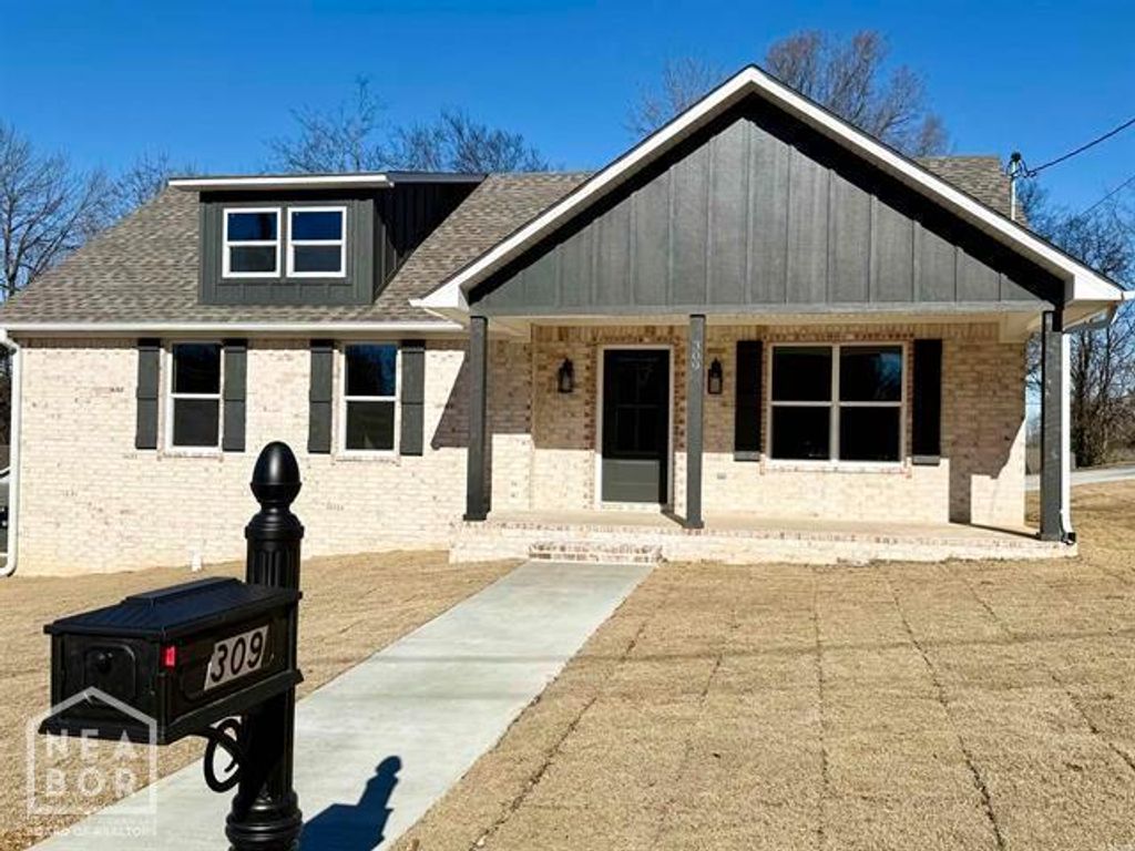 309 W Light Street, Paragould, AR 72450