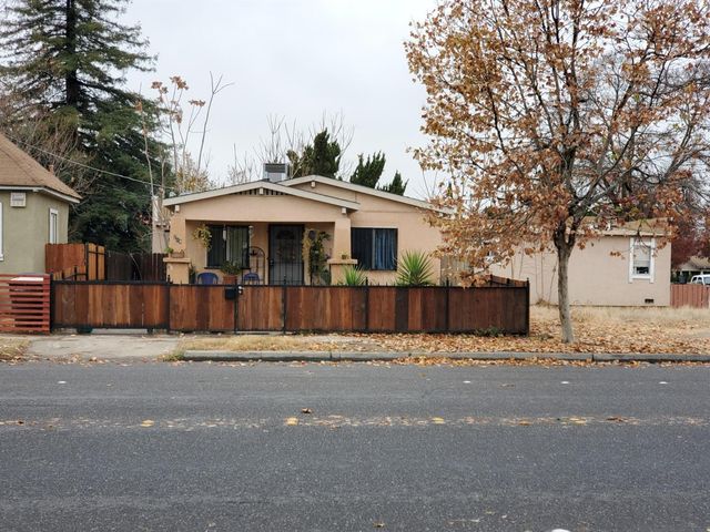 219 I St, Modesto, CA 95351