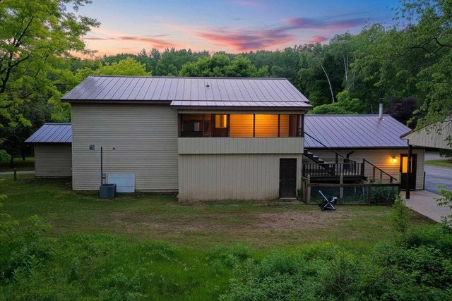 300 WATER STREET, Ogdensburg, WI 54962