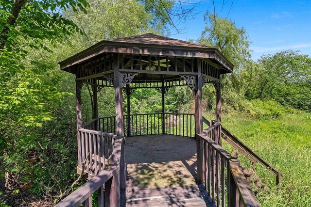 300 WATER STREET, Ogdensburg, WI 54962