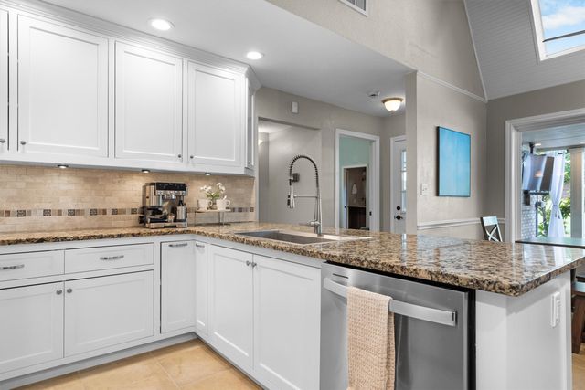 410 Simmons Road, Double Oak, TX 75077