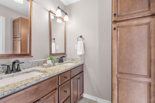 410 Simmons Road, Double Oak, TX 75077