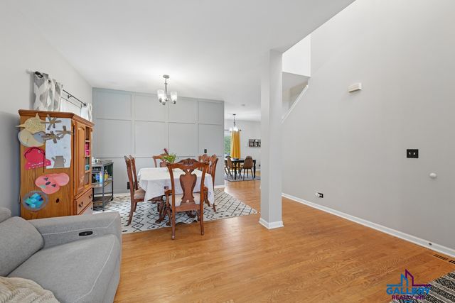 3125 Shenandoah Drive, Carpentersville, IL 60110