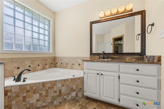 2815 Chisholm Trail, Salado, TX 76571