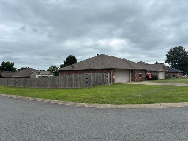14 Windsor Park Drive, Ward, AR 72176