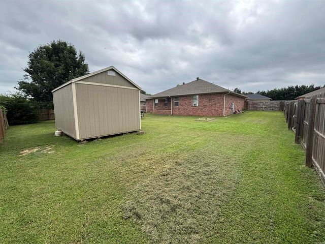14 Windsor Park Drive, Ward, AR 72176