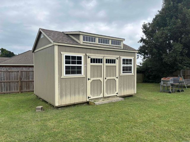 14 Windsor Park Drive, Ward, AR 72176