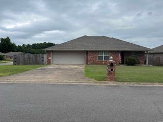 14 Windsor Park Drive, Ward, AR 72176
